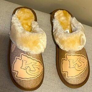 New Never Worn Forever Gold and Cream KC Slippers, size 7-8